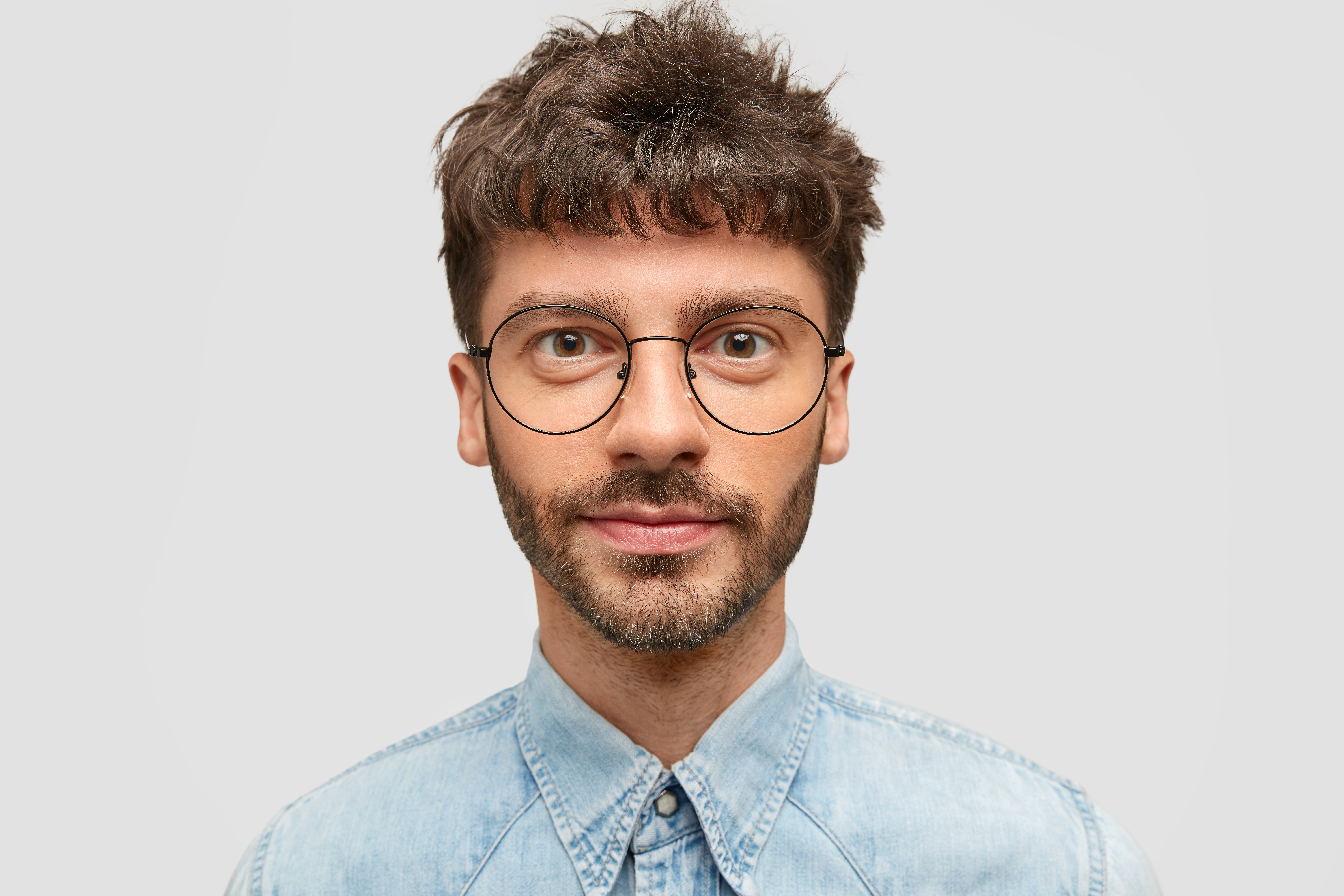 Can You Wear Glasses in a Passport Photo?